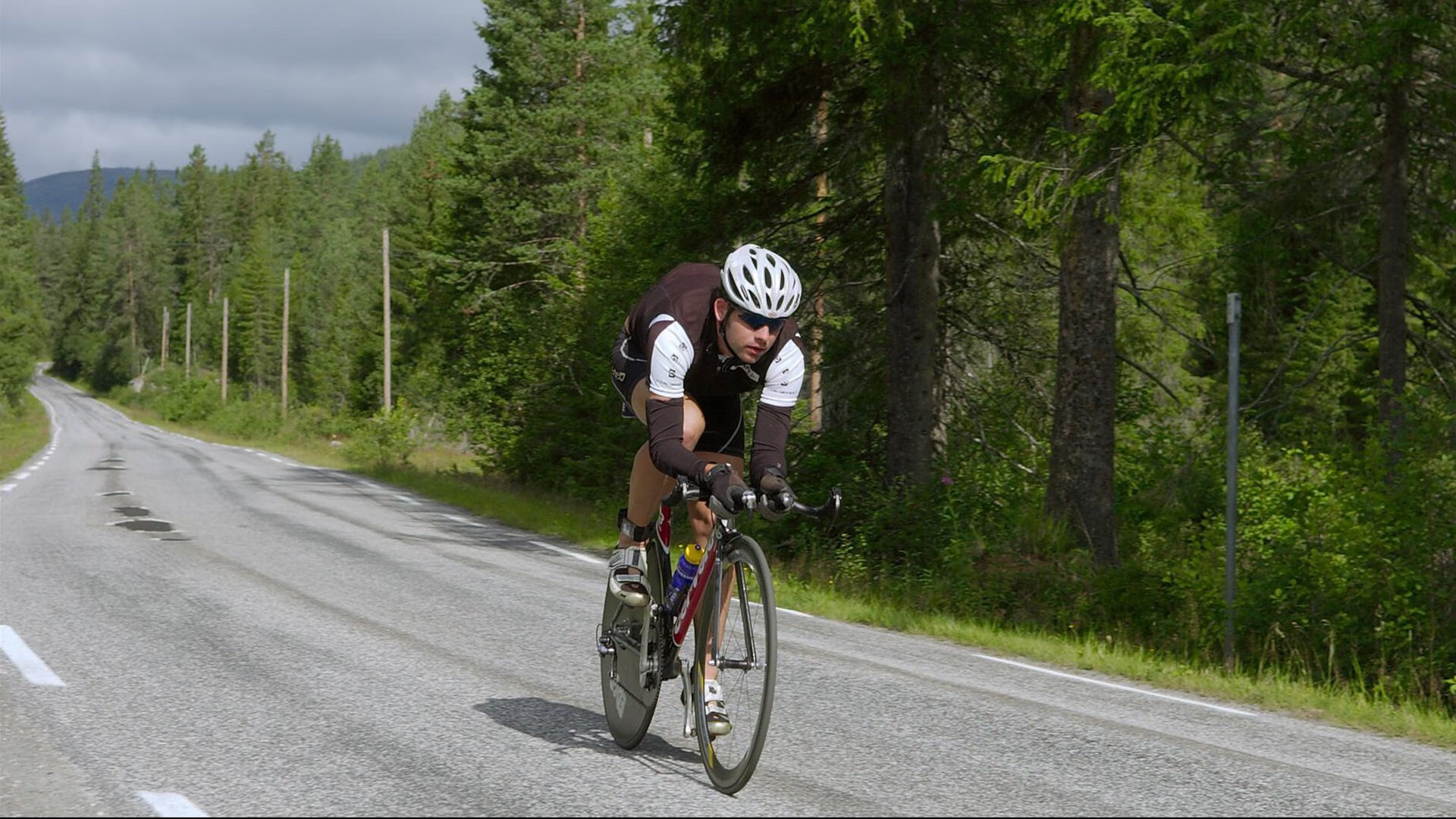 德布劳内迎来三赛季高光表现，西班牙队球迷沸腾！